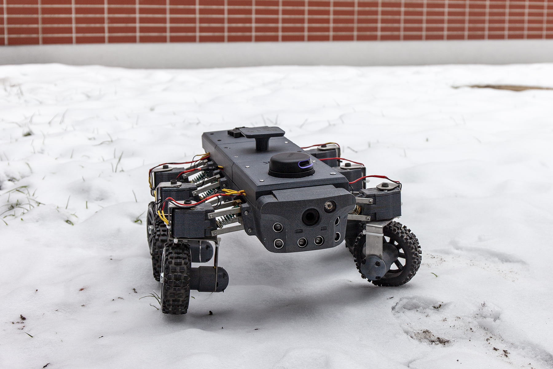 Konstrukcja mechaniczna robota na śniegu
