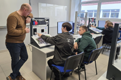 18-19.11.2025 Wizyta uczniów z ALOPB na Wydziale Mechanicznym