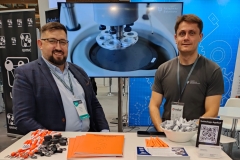 Pracownicy Wydziału Mechanicznego na stoisku podczas targów KOMPOZYT EXPO 2023