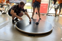 Studenci-podczas-zawodow-Robotic-Arena-we-Wroclawiu-2
