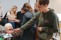Wizyta studyjna studentów inżynierii biomedycznej w Klinice Chirurgii Szczękowej UMB